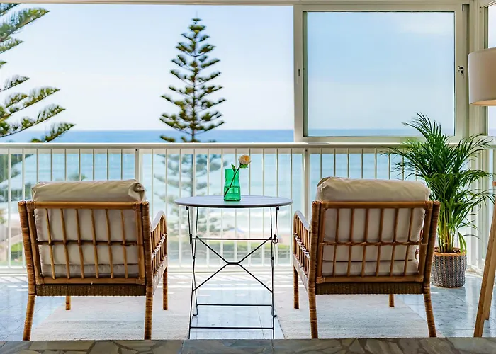Villa Calmamar Cabopino Beachfront In *