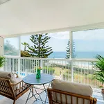 Villa Calmamar Cabopino Beachfront In Marbella