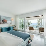Villa Calmamar Cabopino Beachfront In *