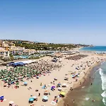 Calmamar Cabopino Beachfront In Villa