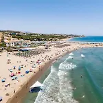 Villa Calmamar Cabopino Beachfront In Marbella