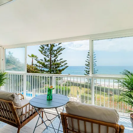 Villa Calmamar Cabopino Beachfront In Marbellac