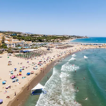 Villa Calmamar Cabopino Beachfront In Marbellac