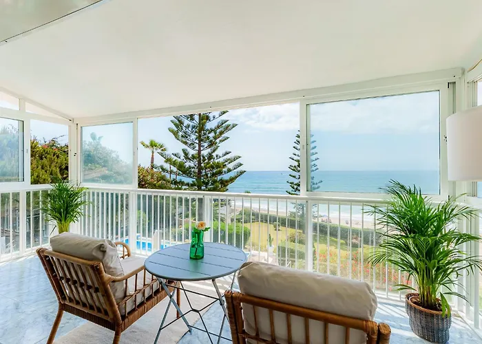 Villa Calmamar Cabopino Beachfront In Marbella
