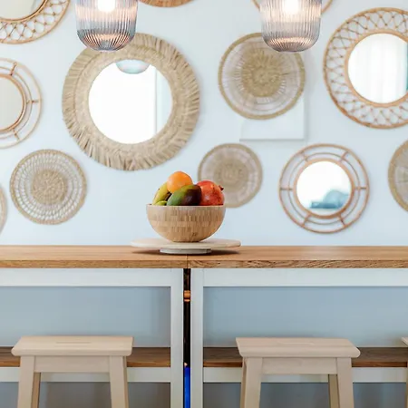 Вилла Calmamar Cabopino Beachfront In