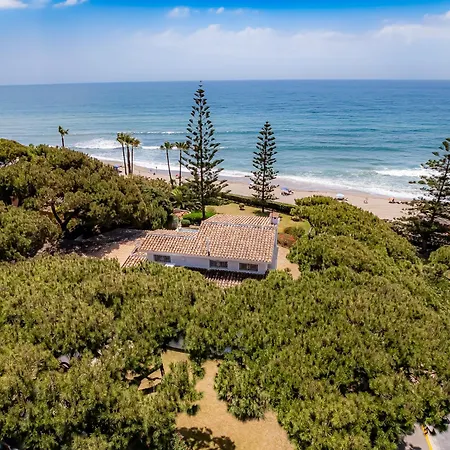 Вилла Calmamar Cabopino Beachfront In