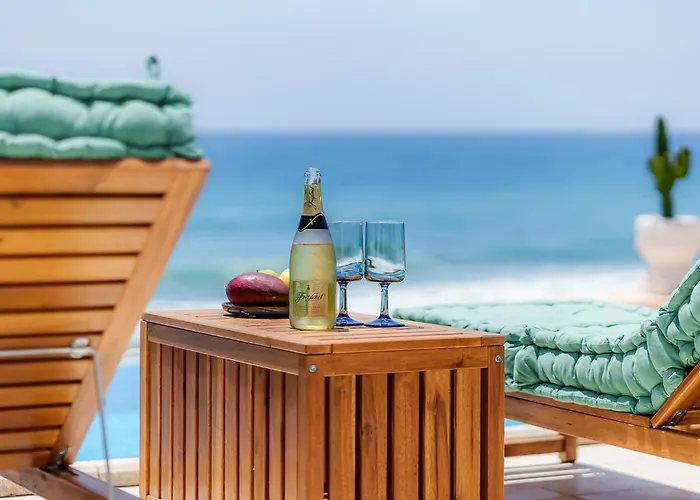 Calmamar Cabopino Beachfront In 빌라 *