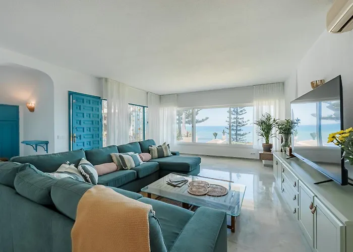 Villa Calmamar Cabopino Beachfront In Marbella