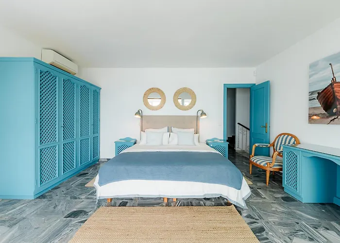 Calmamar Cabopino Beachfront In Villa