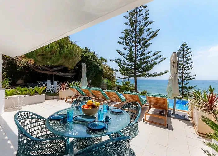 Calmamar Cabopino Beachfront In Villa *