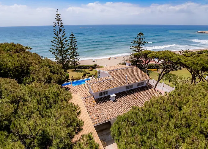 Calmamar Cabopino Beachfront In